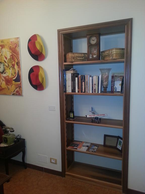 Pietra Preziosa Bed & Breakfast Pietra Ligure Zimmer foto